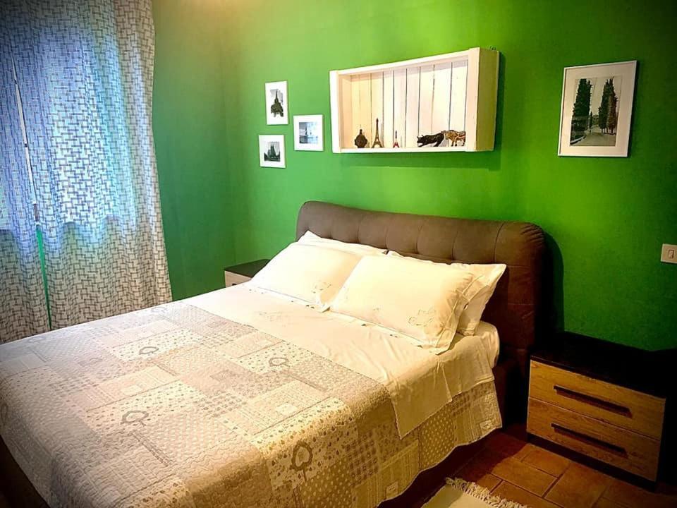 Leonaerdo Guests House *