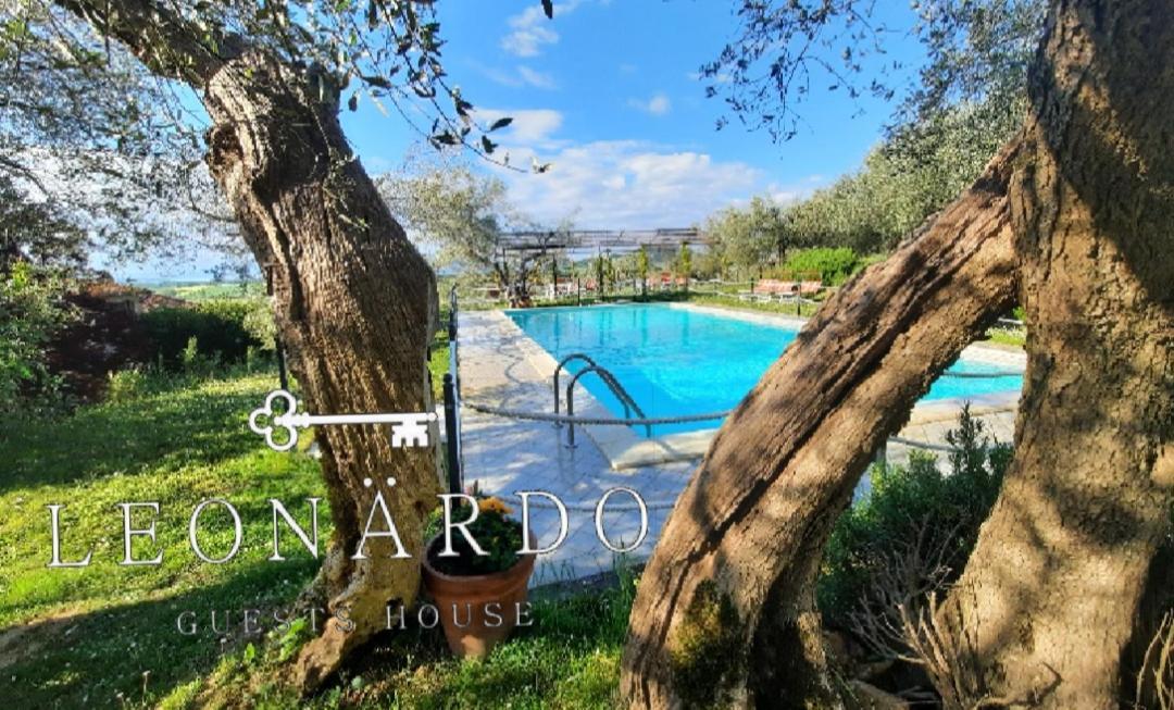 Leonaerdo Guests House Apartment *