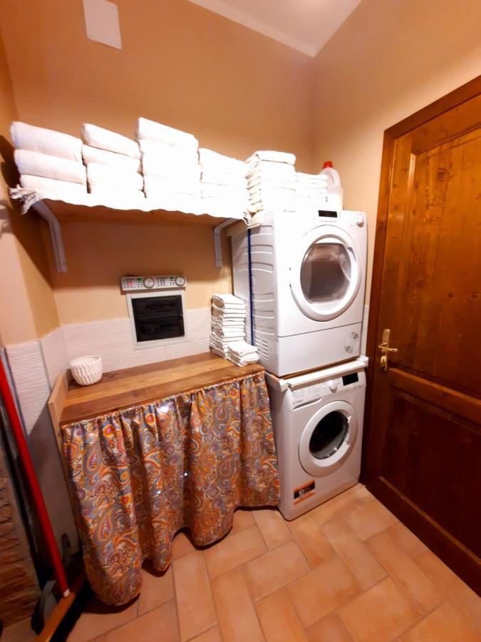 Leonaerdo Guests House